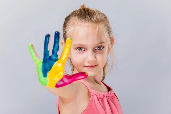 Kleurrijk geschilderde handen. — Stockfoto