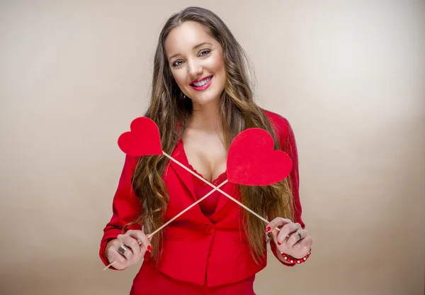 Vrouw in de dag van Valentijnskaarten — Stockfoto