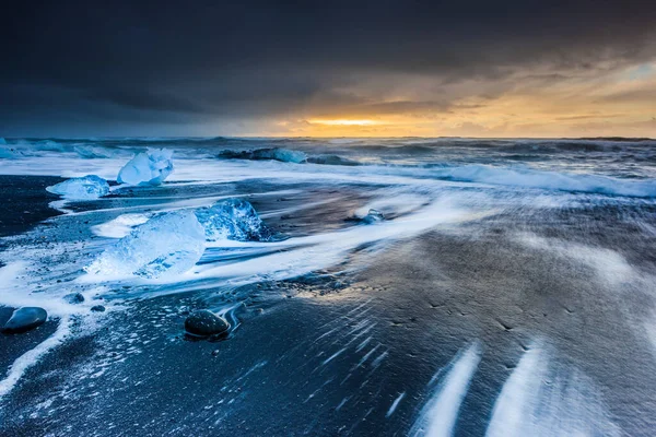 Schöner Sonnenaufgang Diamantenstrand Der Nähe Der Jokulsarlon Lagune Island — Stockfoto