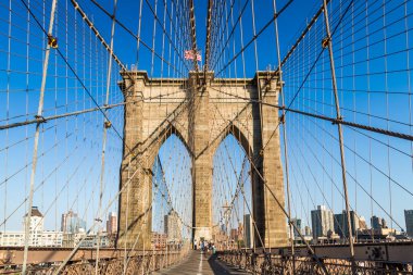 Yazın Brooklyn Köprüsü, New York