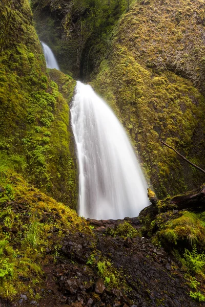 Hermosa Wahkeena Cae Oregon — Foto de Stock