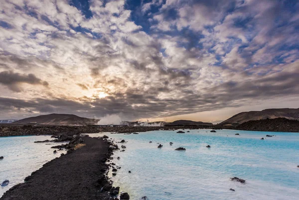 Γεωθερμική Πισίνα Στη Γαλάζια Λίμνη Πρωί Ισλανδία — Φωτογραφία Αρχείου