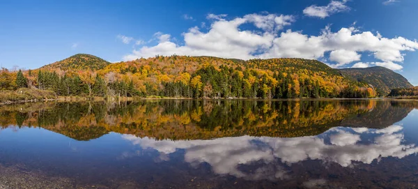 Färgglada Hösten Landskap Och Reflektion White Mountain National Forest New — Stockfoto