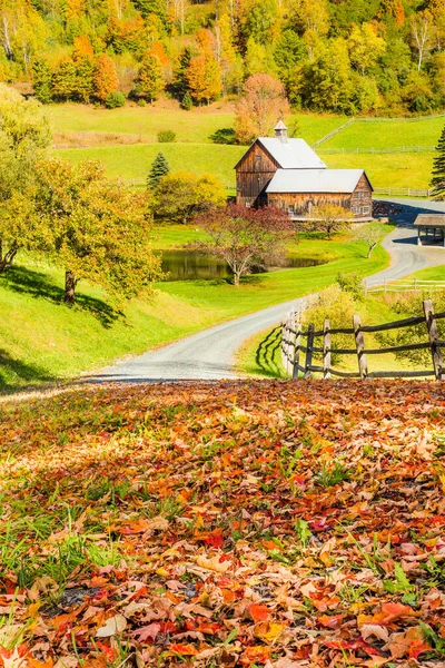 Oude Schuur Prachtig Herfstlandschap Van Vermont — Stockfoto