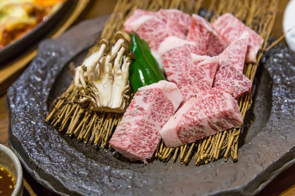 Saga Japoneză Carne Vită Brută Pentru Grătar Friptură — Fotografie, imagine de stoc