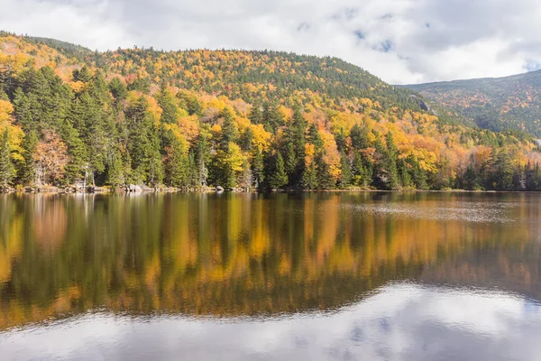 Colorido Paisaje Otoñal Reflexión White Mountain National Forest New Hampshire — Foto de Stock