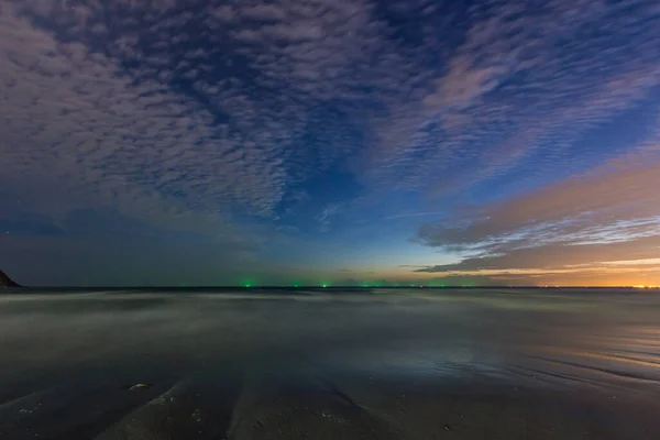 Praia Bela Nuvem Após Pôr Sol Rayong Tailândia — Fotografia de Stock