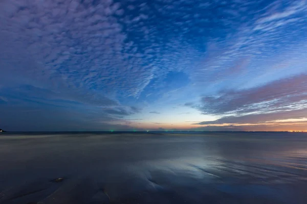 Strand Und Schöne Wolken Nach Sonnenuntergang Rayong Thailand — Stockfoto