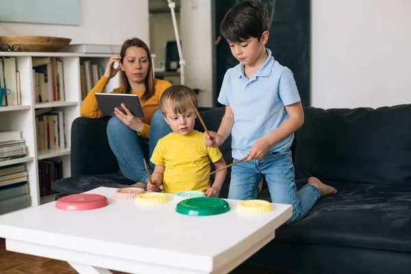 Mother Her Sons Having Fun Home — Stock Photo, Image