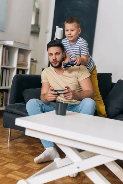 Father Son Playing Video Games Home — Stock Photo, Image