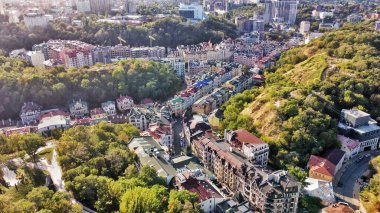 Kiev, Podil 'in tarihi merkezinin mimarisi, yaz