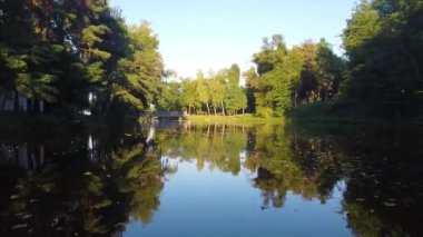 Büyük parkların yaz doğası