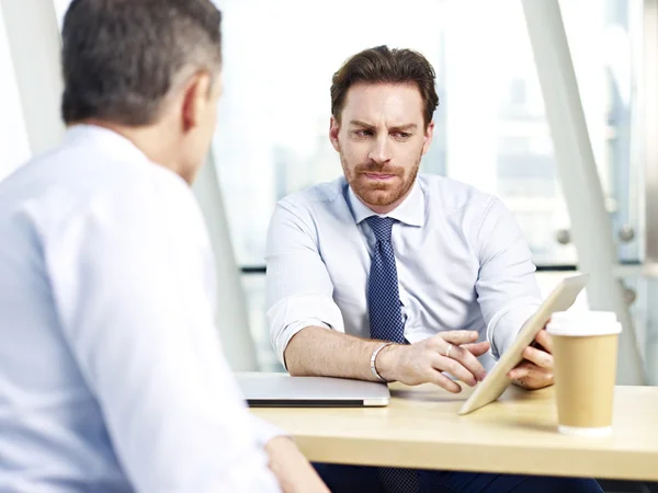 Corporate people discussing business in office — Stock Photo, Image