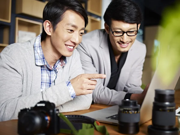 Fotografer på jobbet — Stockfoto