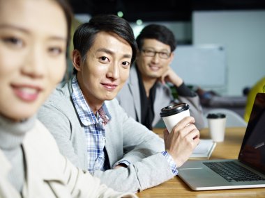 Genç Asya iş takım portresi