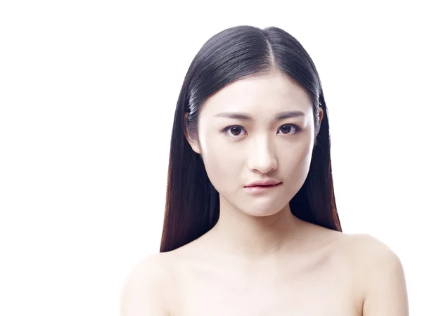 Retrato de una joven asiática — Foto de Stock