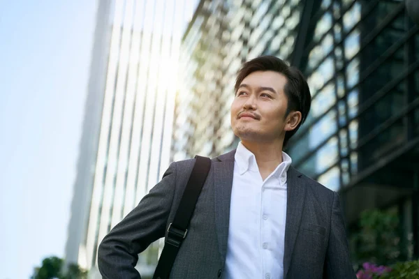 Successful Asian Corporate Executive Walking Central Business District Modern City — Stock Photo, Image