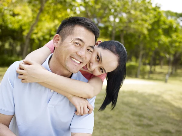 Asiatisches Paar — Stockfoto