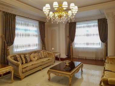 Oturma odasının içi çok lüks.