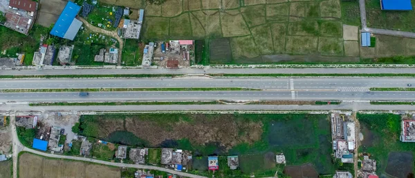 Vista Aérea Rodovia Seis Faixas Que Passa Por Prados Campos — Fotografia de Stock