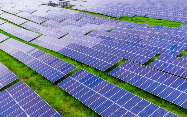Fileiras Painéis Fotovoltaicos Uma Fazenda Solar Nepal — Fotografia de Stock