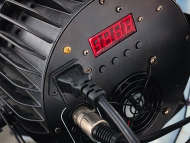 Kırmızı dijital ekran ile profesyonel sahne aydınlatma fiksasyon kontrol panelini kapat