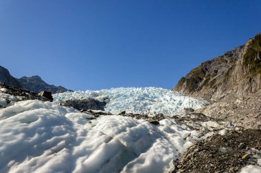 Franz Josef Buzulu 'nun manzarası. Güney Alpleri, Batı Sahili, Güney Adası, Yeni Zelanda.