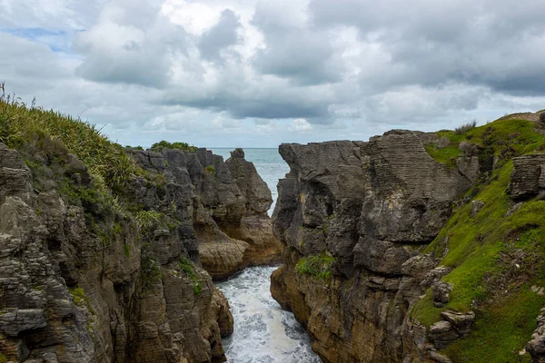 Panqueque Rocas en Punakaiki visto desde el mirador, Costa Oeste, Isla Sur, Nueva Zelanda — Foto de Stock
