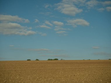 Renkli sonbahar renklerine sahip manzara
