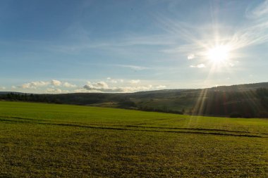 Soğuk mevsimde doğa manzarası