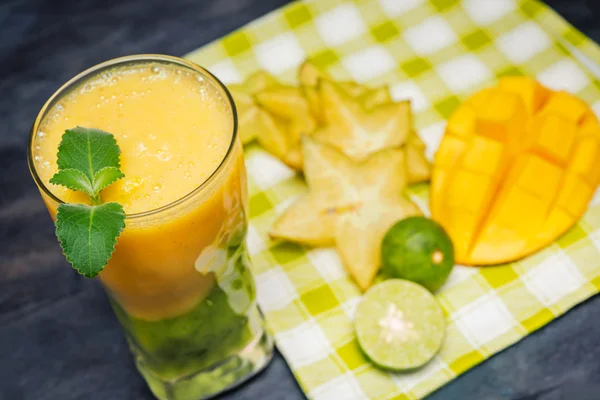 Tropical fruits  smoothies — Stock Photo, Image