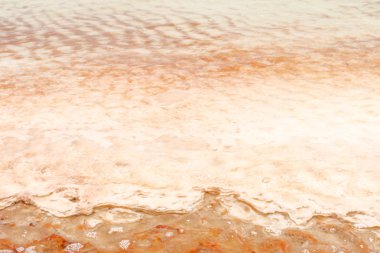 Tuz kristallerinin ölü deniz kıyısında, Jordan