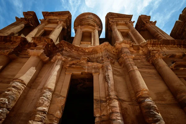 Kloster ad-deir, alte nabatäische Stadt Petra, Jordanien. — Stockfoto