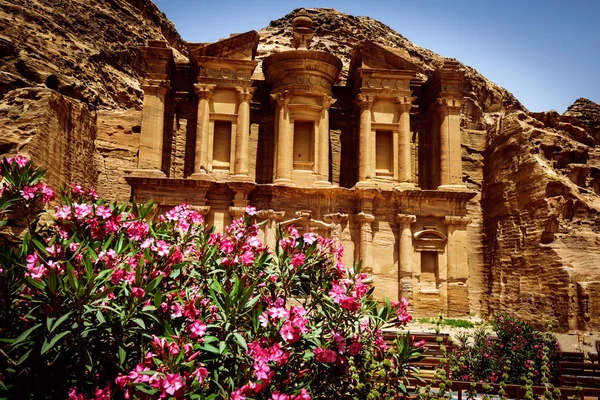Monasterio Ad-Deir en la antigua ciudad nabatea Petra —  Fotos de Stock