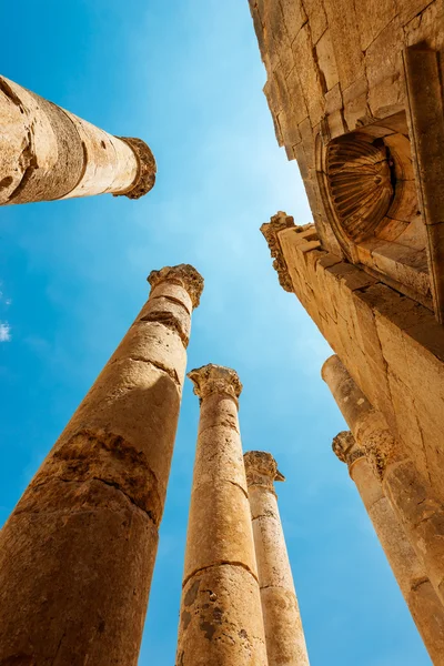 Columnas romanas en Jerash — Foto de Stock