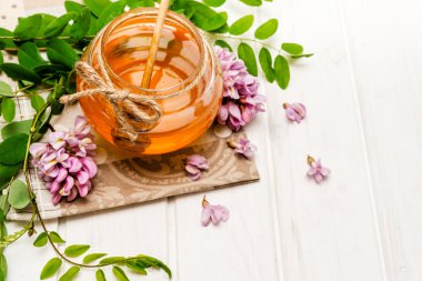 Akasya bal ve çiçekler 