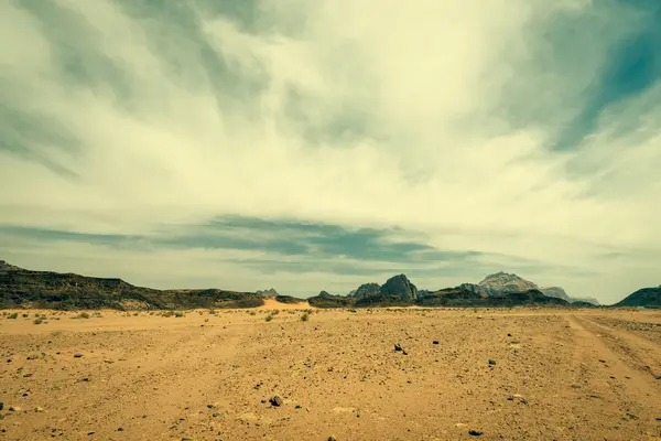 Wadi rum deserto paisagem — Fotografia de Stock