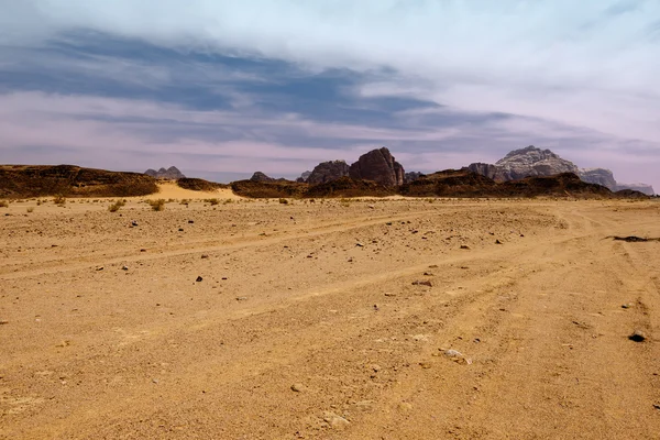 Wadi rum deserto paisagem — Fotografia de Stock