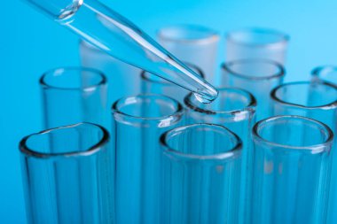 Laboratuvar test tüpleri kapatın, laboratuvar araştırma konsepti