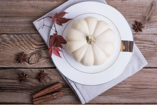 White Pumpkin Plate Wooden Table Autumn Background Flat Lay — Stock Photo, Image