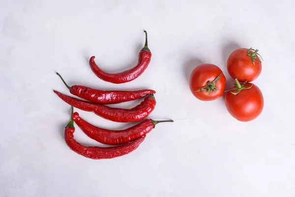 Red Hot Chili Peppers Tomatoes White Wood Table Top View — Stock Photo, Image