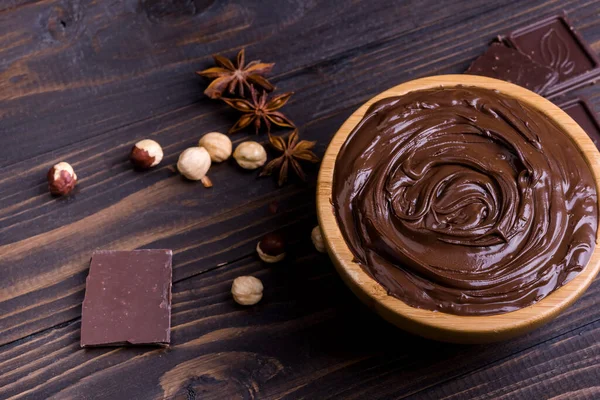 Chocolade Een Kom Een Houten Rustieke Achtergrond — Stockfoto