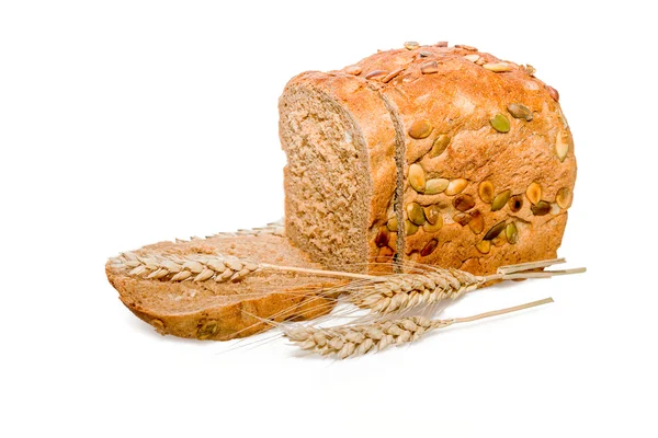 Pane affettato con noci e orecchie — Foto Stock