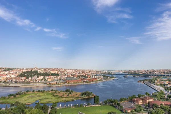 View of the bridge and Golden Horn — Stock Photo, Image