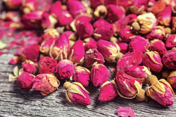Piccoli boccioli di tè rosa essiccati — Foto Stock