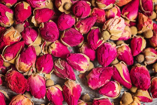 Pequenos botões de rosa de chá seco — Fotografia de Stock