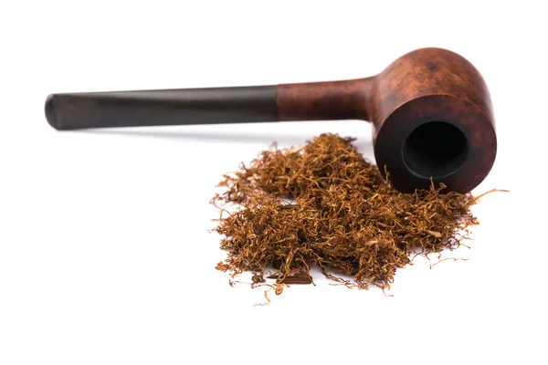 Pipe da fumo con foglie di tabacco essiccate — Foto Stock