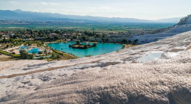Traverten, Pamukkale çevrili Gölü