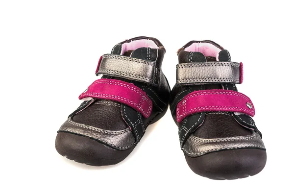 Baby's schoenen van grijs leder — Stockfoto