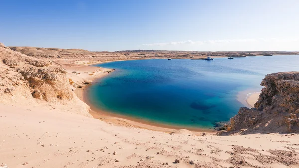 The confluence of the Suez Canal and Aqaba. Ras Mohamed National Park, Sharm El Sheikh, Egypt. — Stock Photo, Image